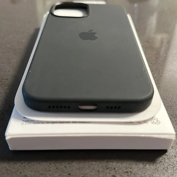 *NIB* iPhone 12 Pro Max Silicone Case in Black w MagSafe - Picture 6 of 6
